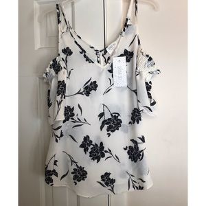 Sienna Sky flowy open shoulder blouse size Medium